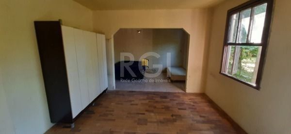 Sítio em Porto Alegre, no bairro São Caetano, com 5 dormitório(s), e 5 banheiros, à venda.