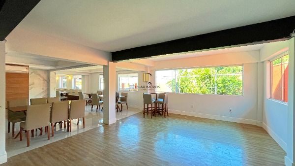 Casa Condominio em Porto Alegre, no bairro Cristal, com 4 dormitório(s), e 4 banheiros, à venda.