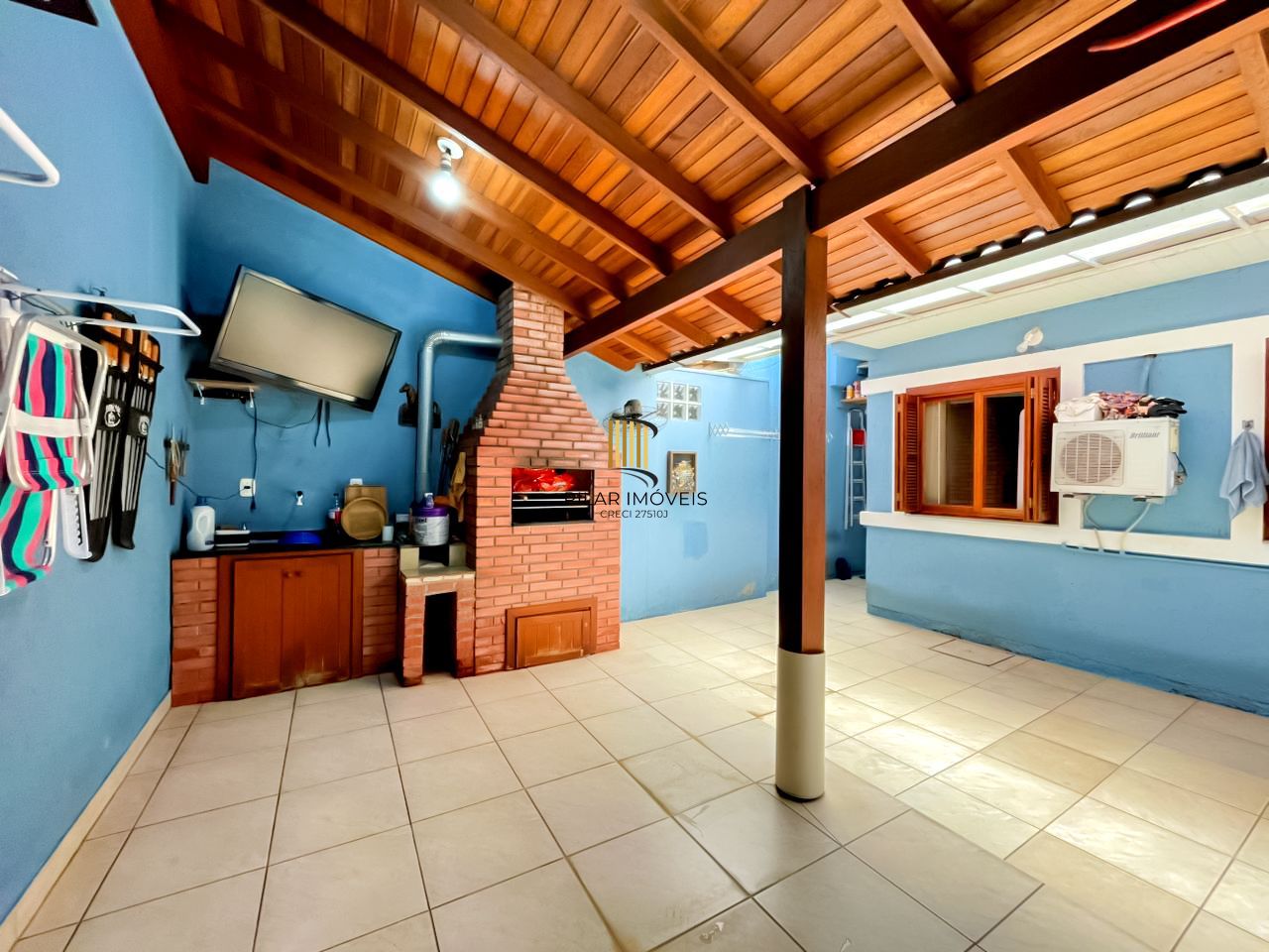 Casa 3 dormitórios no bairro Hípica