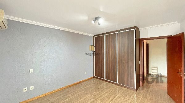Casa em Porto Alegre, no bairro Hípica, com 3 dormitório(s), e 3 banheiros, à venda.