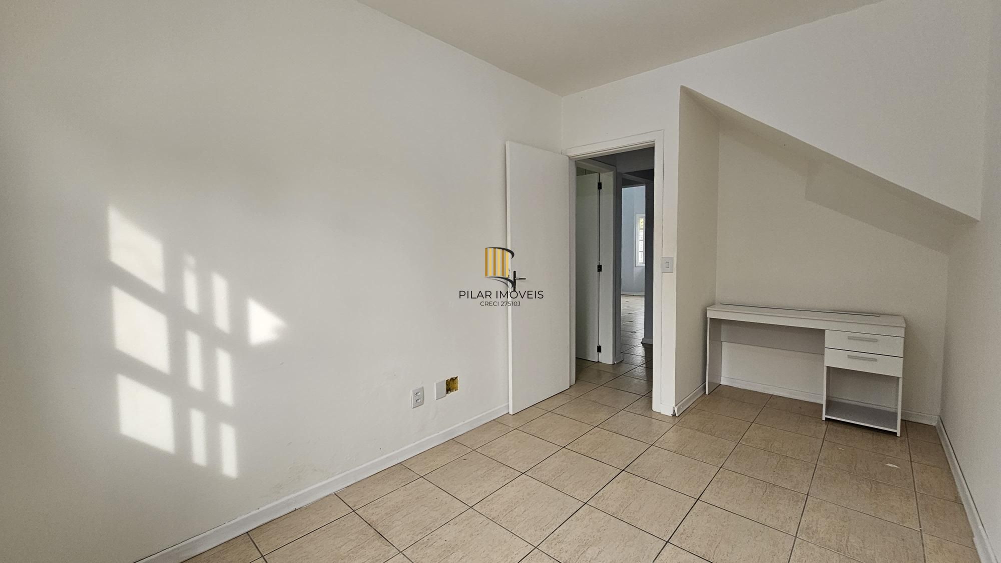Casa 3 dormitórios no bairro Hípica