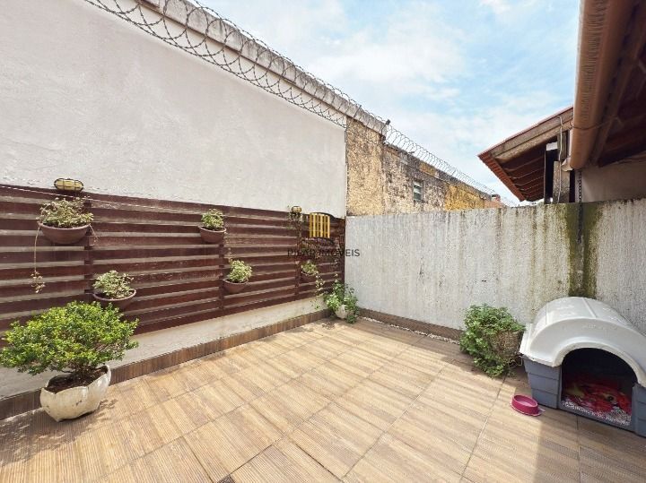 Casa de Condomínio 3 dormitórios no bairro Hípica