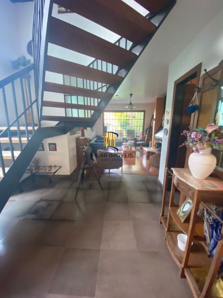 Casa para Venda - 301m², 4 dormitórios, sendo 1 suites, 2 vagas - Bom Jesus