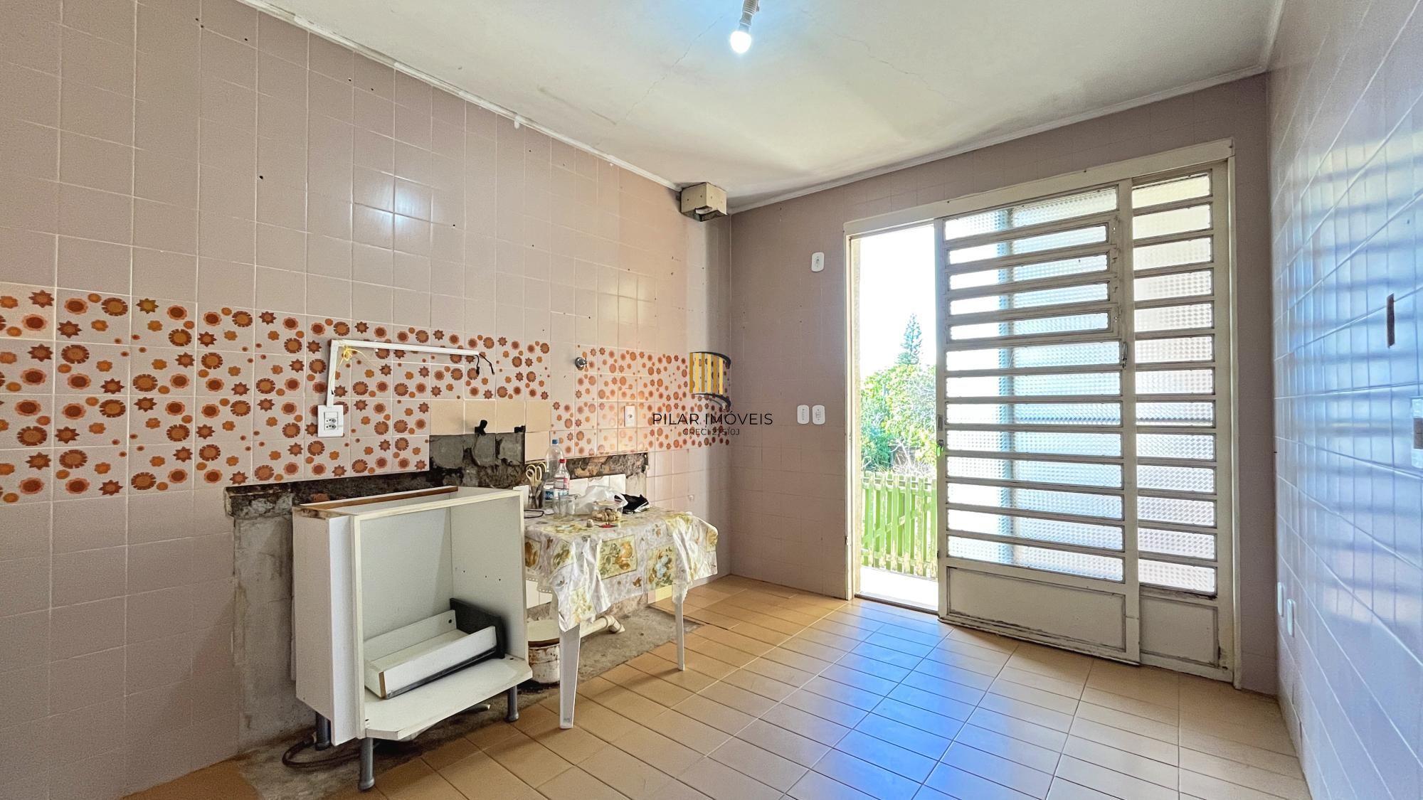 Casa 4 dormitórios no bairro Glória