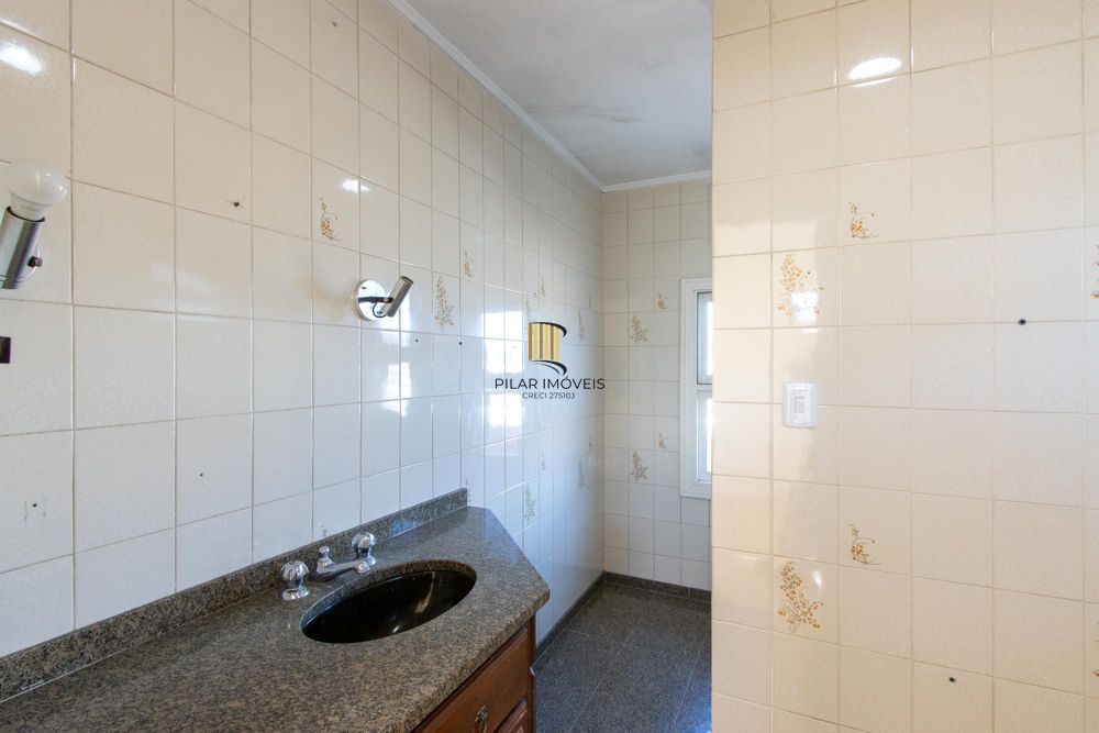 Casa 4 dormitórios no bairro Hípica