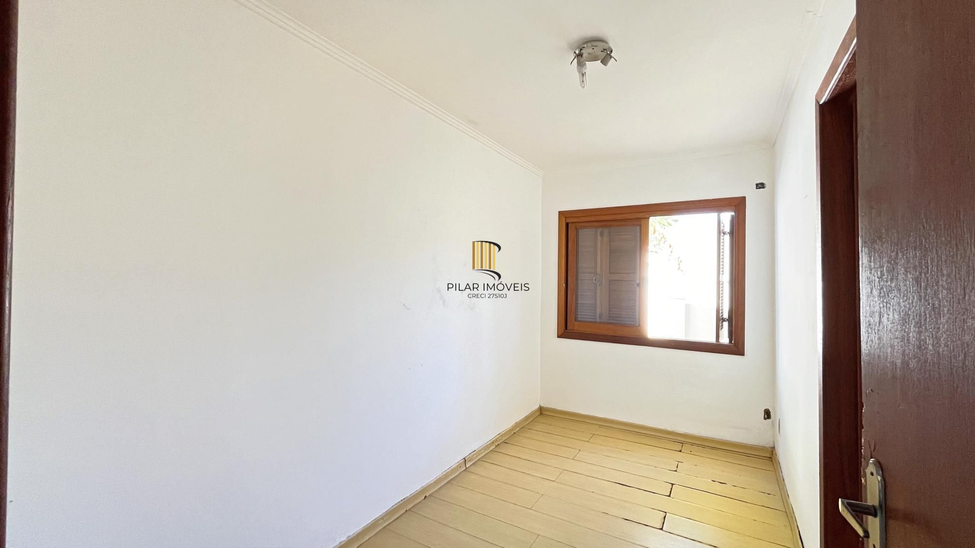 Casa 5 dormitórios no bairro Ipanema