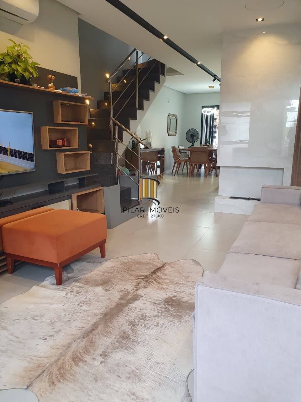 Casa 3 dormitórios no bairro Hípica