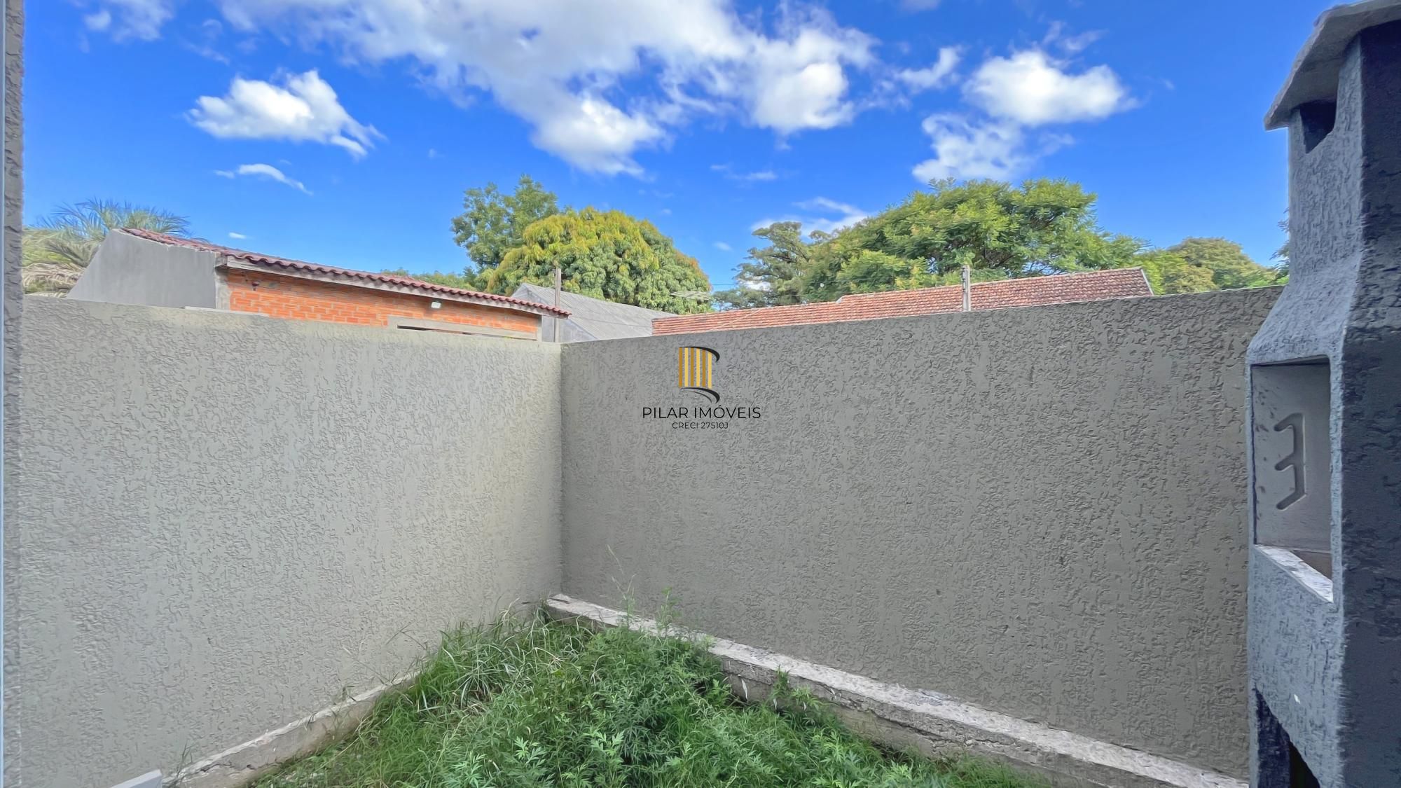 Casa Condominio em Porto Alegre, no bairro Vila Nova, com 2 dormitório(s), e 2 banheiros, à venda.