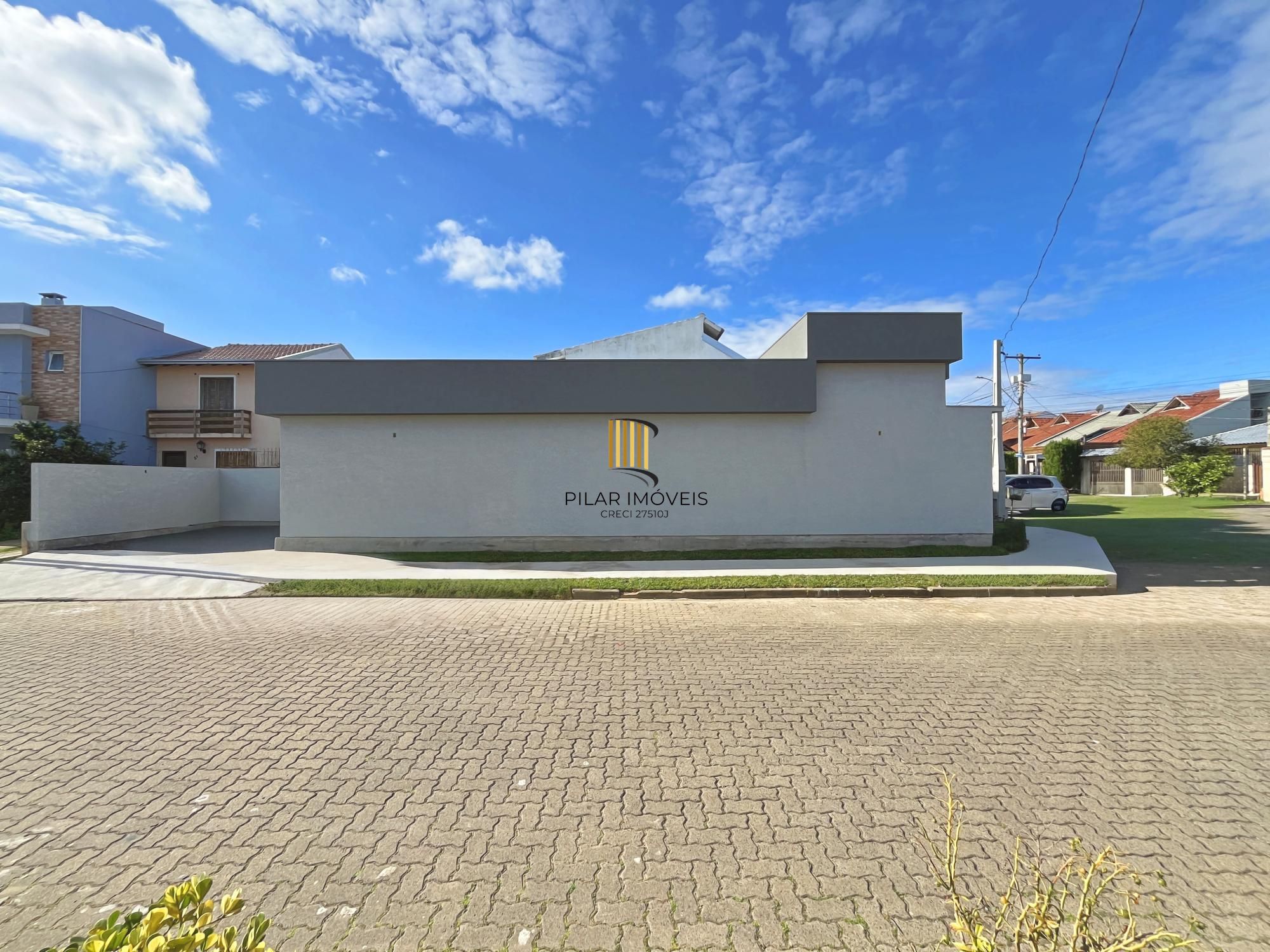 Belíssima Residência com 2 dormitórios, 2 vagas , cozinha mobiliada