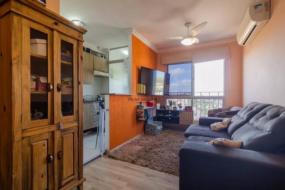 Apartamento 2 dormitórios, com suíte, churrasqueira, e vaga escriturada.