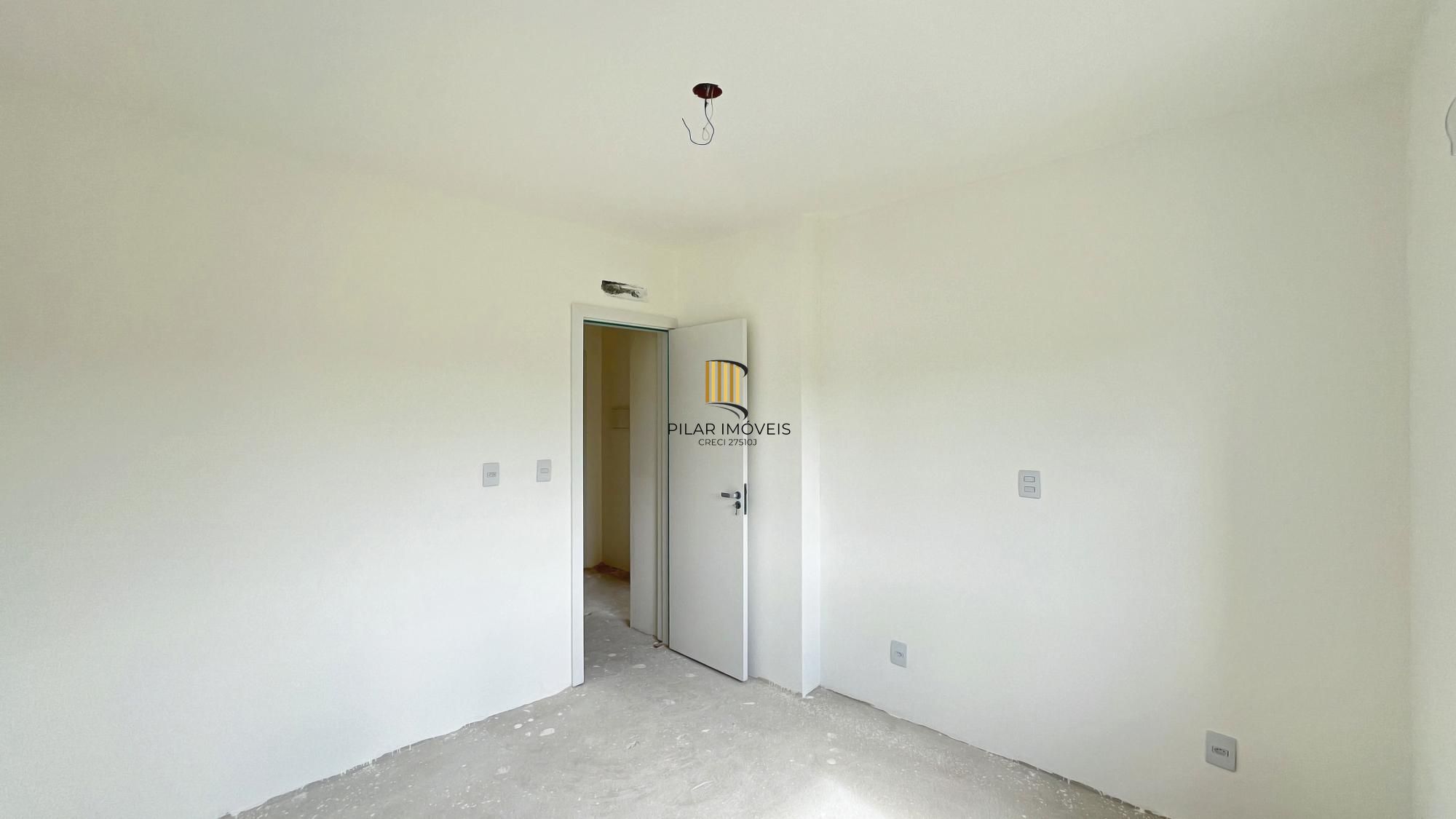 Casa Condominio em Porto Alegre, no bairro Campo Novo, com 3 dormitório(s), e 3 banheiros, à venda.