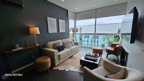 Apartamento em Porto Alegre, no bairro Chácara das Pedras, com 2 dormitório(s), e 2 banheiros, à venda.