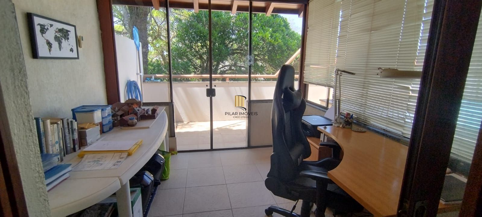 Linda Residência com 3 dormitórios sendo 1 suíte no Jardim Isabel.