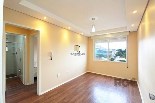 Apartamento em Porto Alegre, no bairro Camaquã, com 1 dormitório(s), e 1 banheiros, à venda.