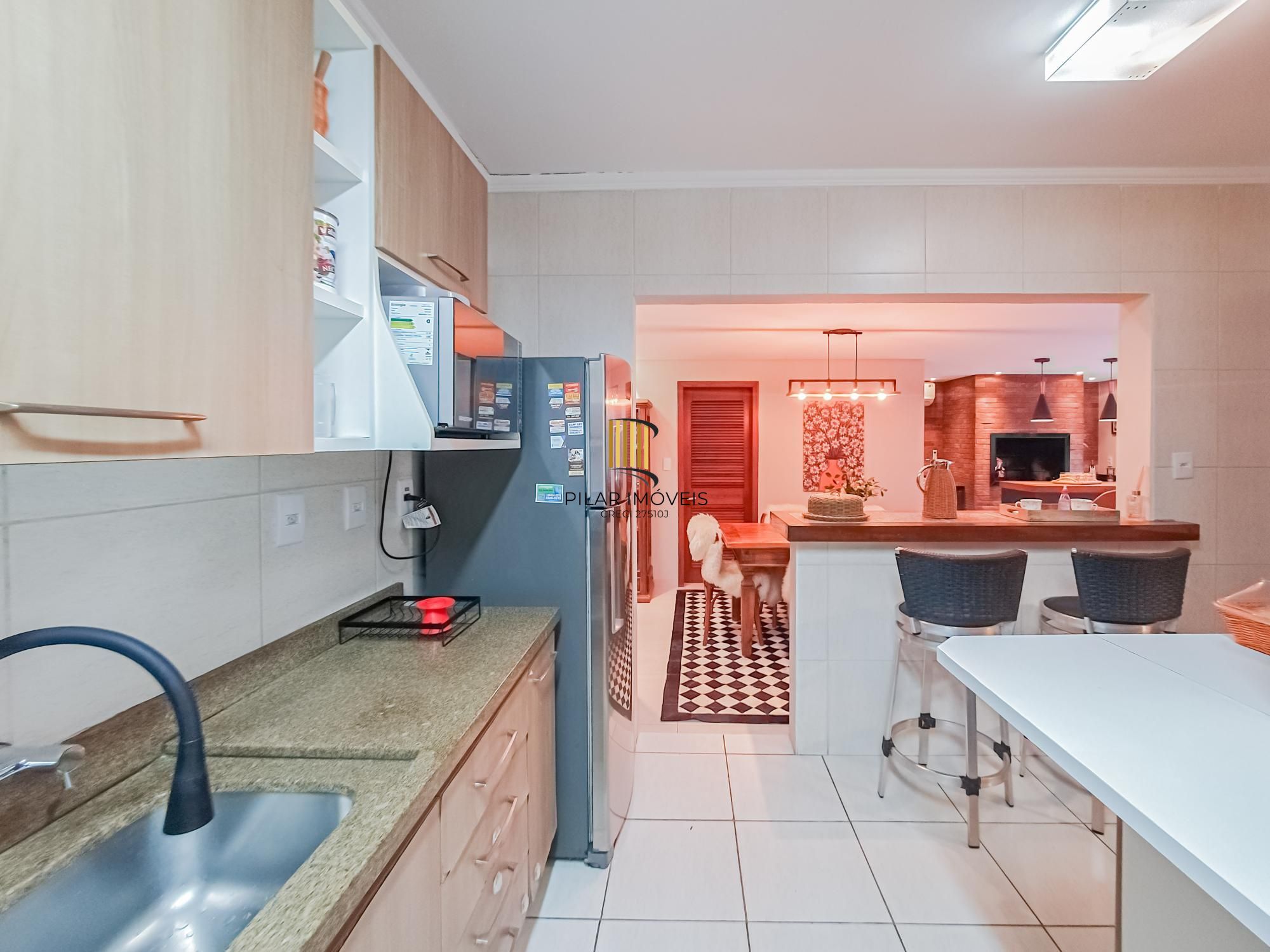 Casa em condomínio mobiliada, 3 dormitórios