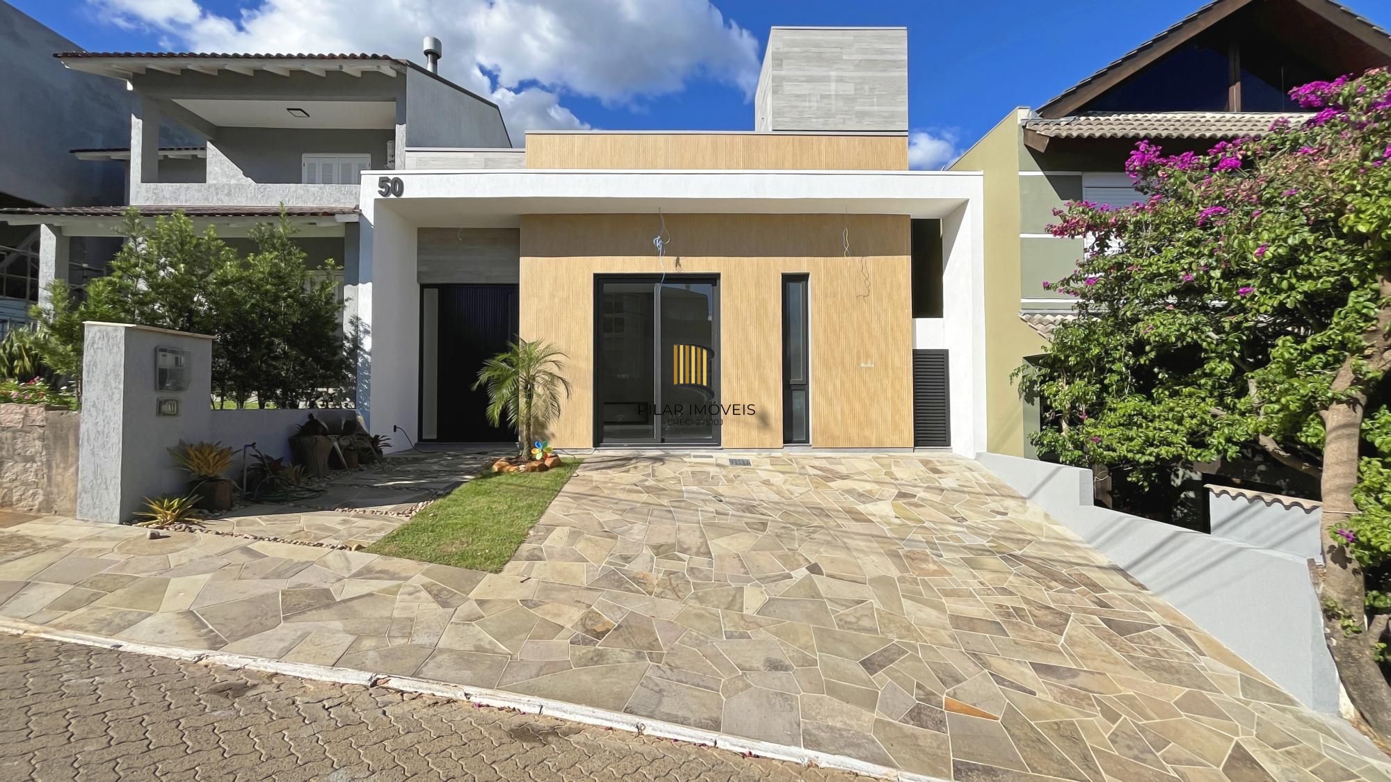 Casa Condominio em Porto Alegre, no bairro Hípica, com 3 dormitório(s), e 3 banheiros, à venda.