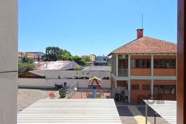 Apartamento 83m² - 3 dormitórios, 1 suíte, sacada e 1 vaga de garagem no bairro Camaquã