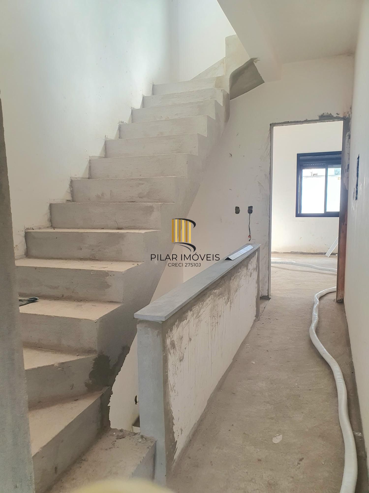 Casa em Porto Alegre, no bairro Hípica, com 2 dormitório(s), e 2 banheiros, à venda.