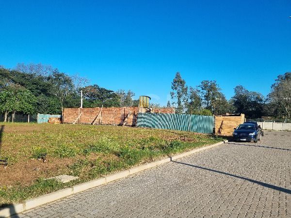 Terreno em Porto Alegre, no bairro Campo Novo, à venda.