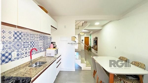 Casa em Porto Alegre, no bairro Hípica, com 2 dormitório(s), à venda.