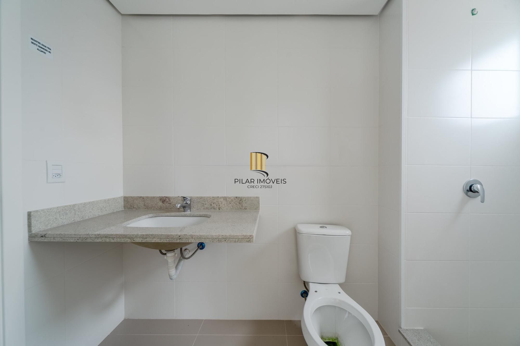 Excelente apartamento de 110m² de área privativa, 3 dormitórios, 2 vagas, no coração do bairro Menino Deus.