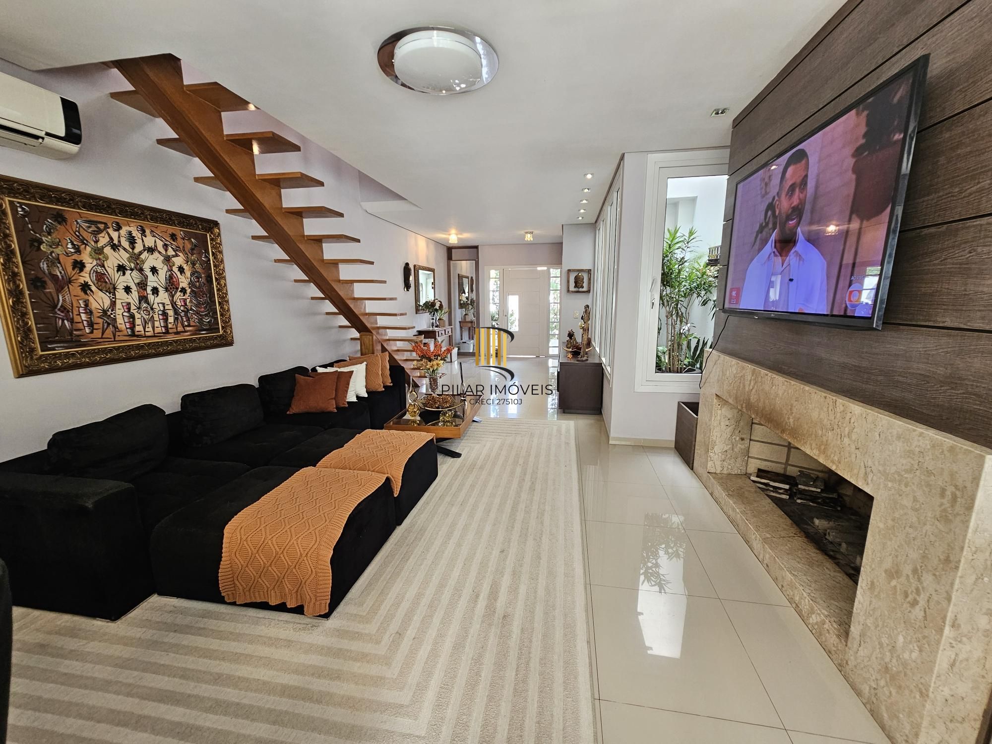 Casa 3 dormitórios no bairro Hípica