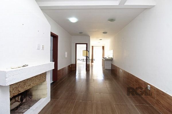 Casa em Porto Alegre, no bairro Aberta dos Morros, com 2 dormitório(s), e 2 banheiros, à venda.