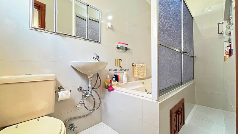 Casa 3 dormitórios no bairro Ipanema