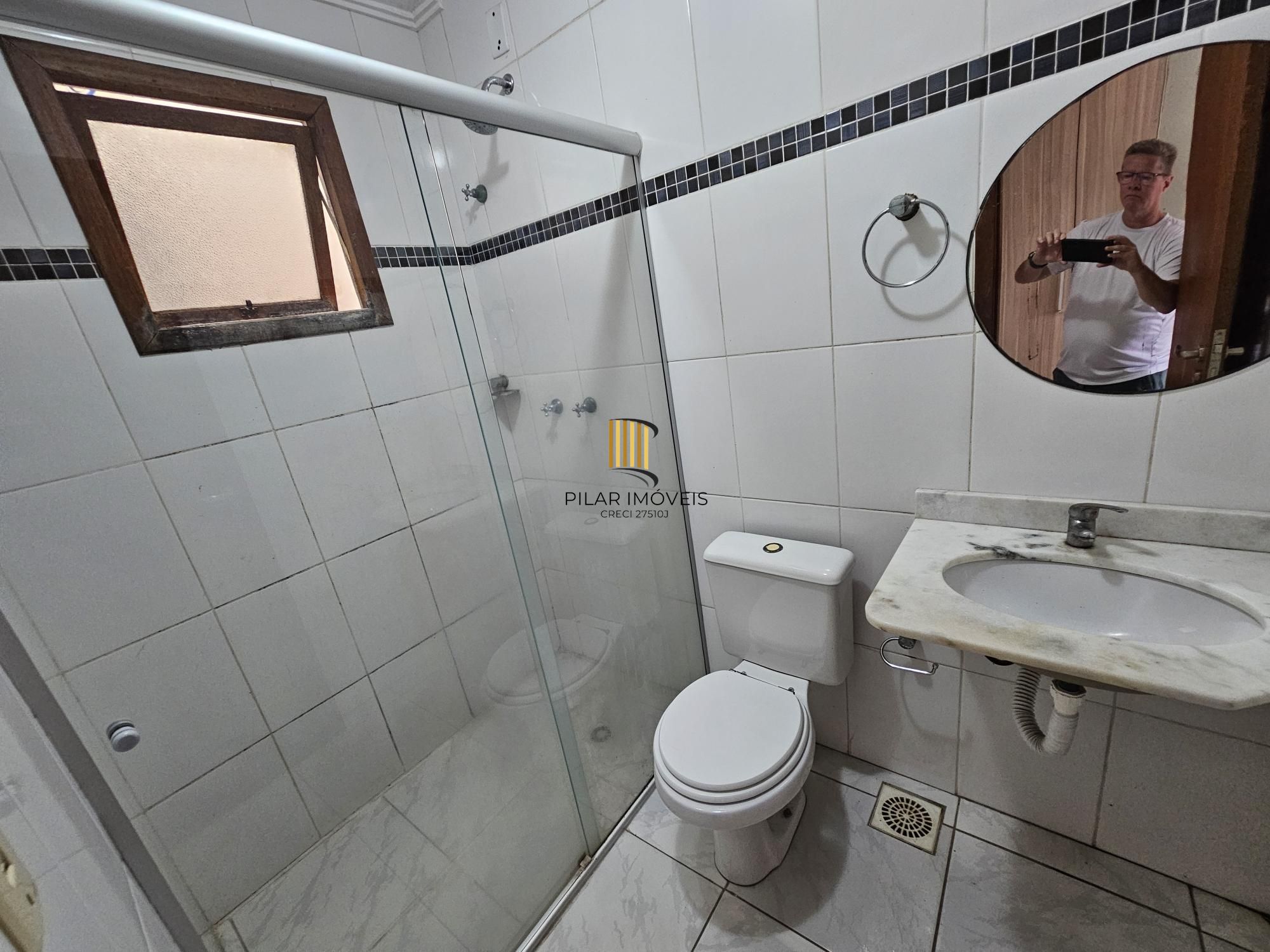 Casa 2 dormitórios no bairro Hípica