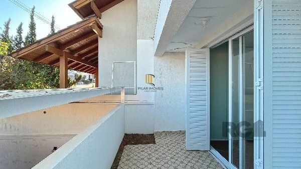Casa Condominio em Porto Alegre, no bairro Hípica, com 3 dormitório(s), e 3 banheiros, à venda.