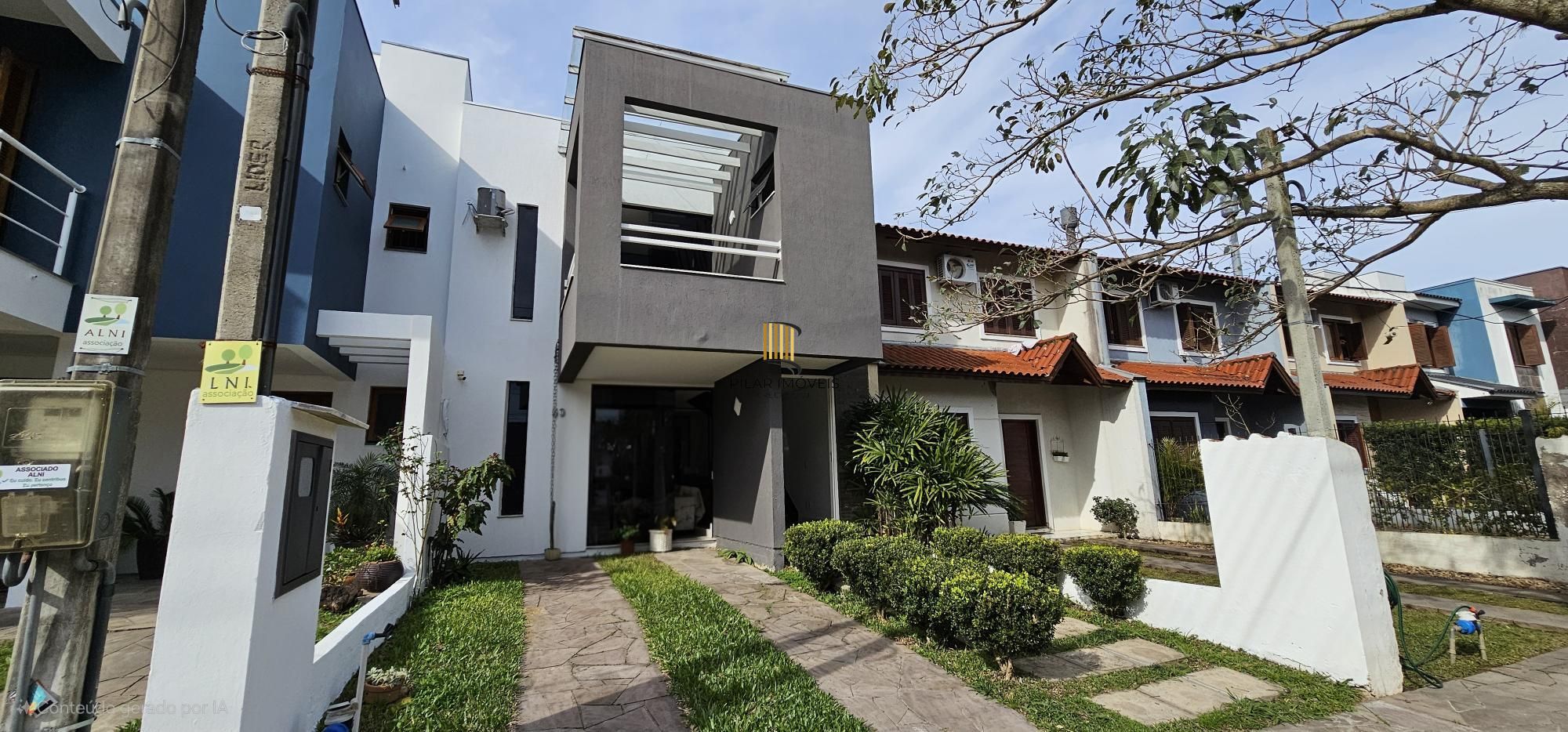 Casa 3 dormitórios no bairro Hípica