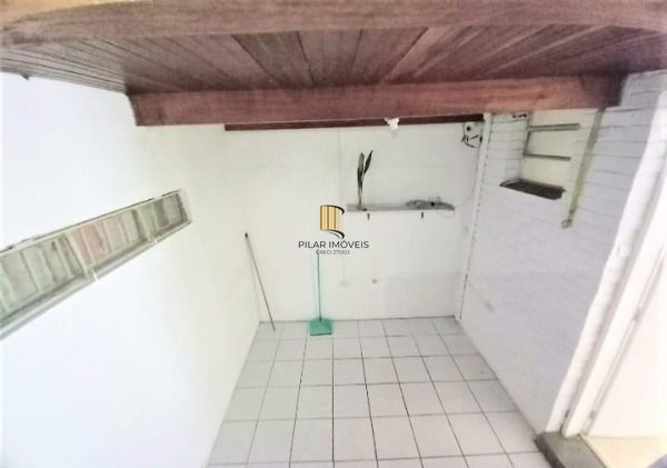 Loja em Porto Alegre, no bairro Tristeza, à venda.