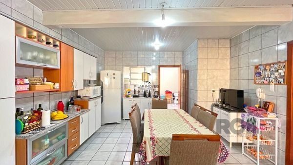 Casa 4 dormitórios no bairro Restinga