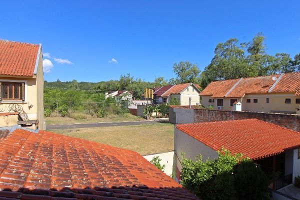 Casa Condominio em Porto Alegre, no bairro Espírito Santo, com 3 dormitório(s), e 3 banheiros, à venda.