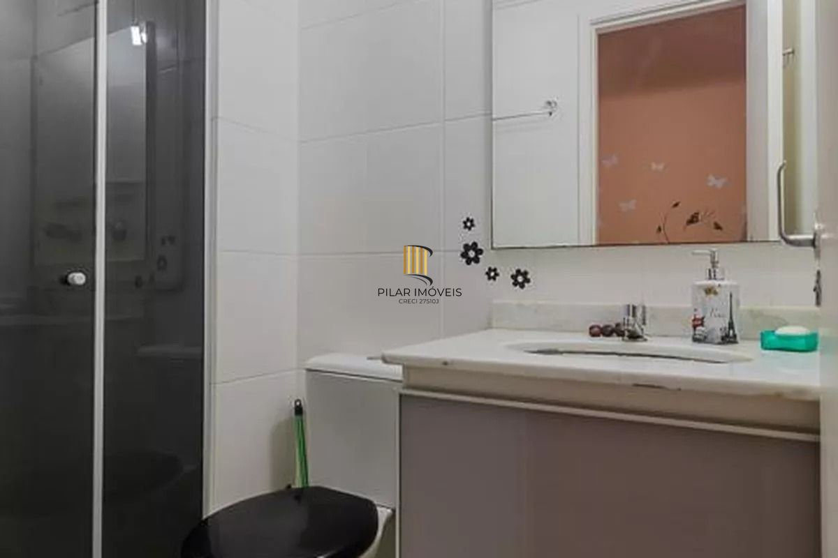 Apartamento 2 dormitórios, com suíte, churrasqueira, e vaga escriturada.