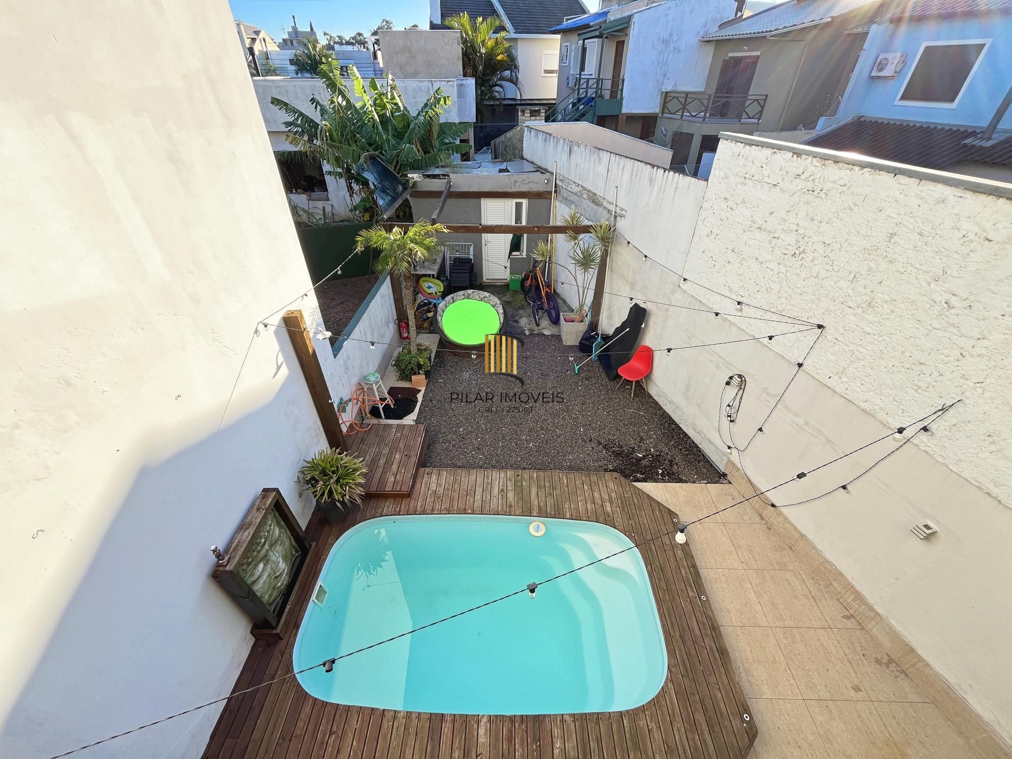 Casa 4 dormitórios no bairro Hípica