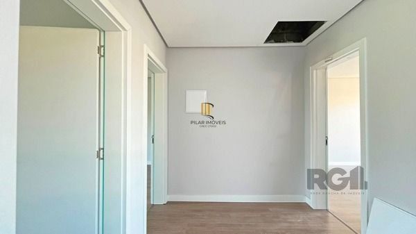 Casa Condominio em Porto Alegre, no bairro Ipanema, com 3 dormitório(s), à venda.