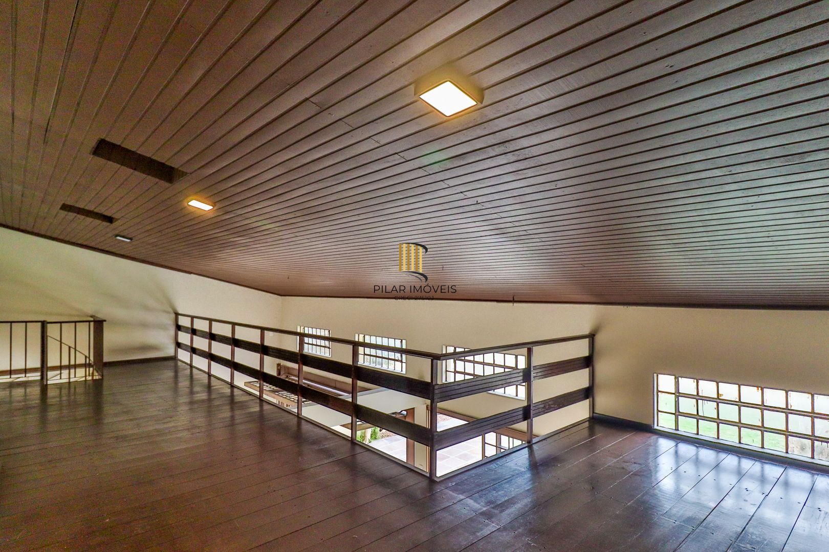 Excelente residência com 4 dormitórios