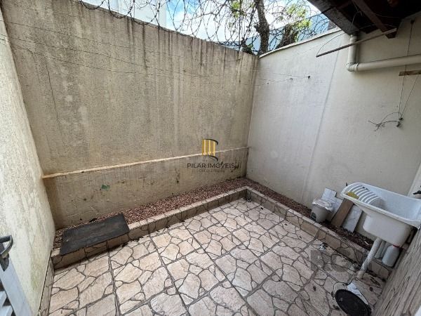 Casa Condominio em Porto Alegre, no bairro Vila Nova, com 3 dormitório(s), à venda.