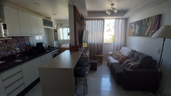 Apartamento em Porto Alegre, no bairro Cavalhada, com 2 dormitório(s), e 2 banheiros, à venda.