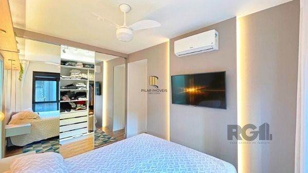 Apartamento em Porto Alegre, no bairro Cristal, com 2 dormitório(s), e 2 banheiros, à venda.