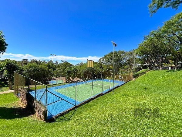 Casa no Jardim do Sol com 4D, sendo 2 suítes e 4 vagas de garagem