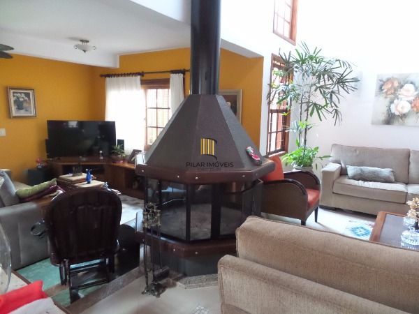 Casa para Venda - 287m², 4 dormitórios, sendo 1 suites, 4 vagas - Tristeza