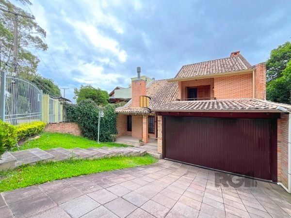 Casa 3 dormitórios no bairro Nonoai