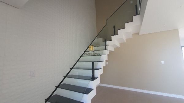 Casa Condominio em Porto Alegre, no bairro Ipanema, com 3 dormitório(s), e 3 banheiros, à venda.