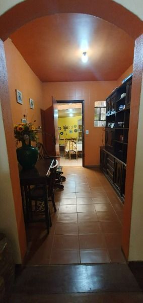 Casa em Porto Alegre, no bairro Ponta Grossa, com 3 dormitório(s), e 3 banheiros, à venda.