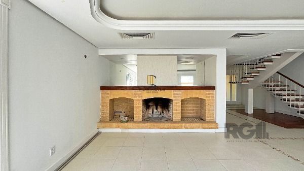 Casa no Jardim do Sol com 4D, sendo 2 suítes e 4 vagas de garagem
