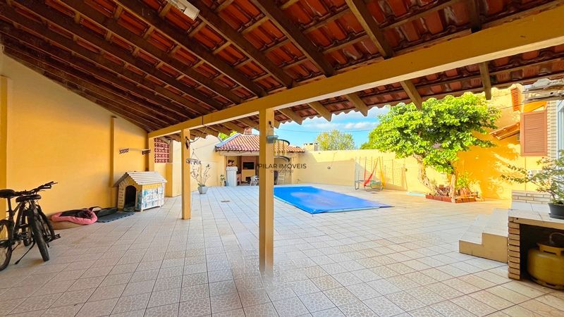 Casa 3 dormitórios no bairro Santa Tereza