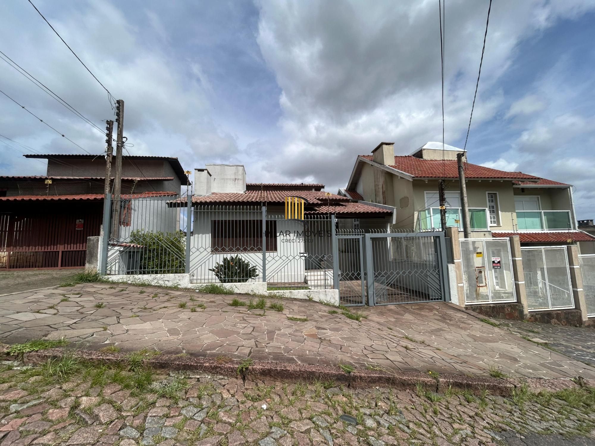 Casa 3 dormitórios no bairro Partenon