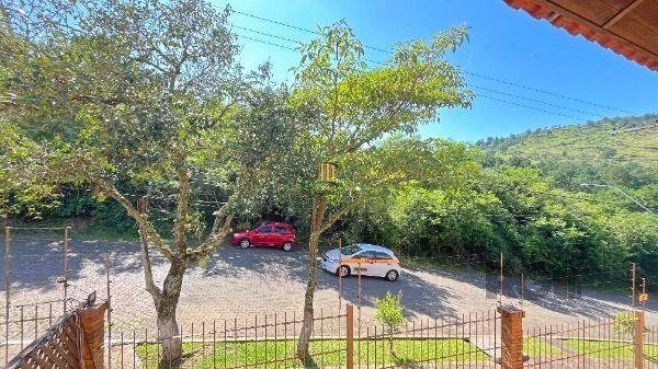Casa Condominio em Porto Alegre, no bairro Espírito Santo, com 3 dormitório(s), e 3 banheiros, à venda.